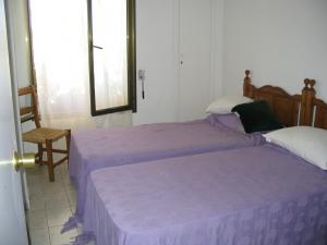 Twin bedroom