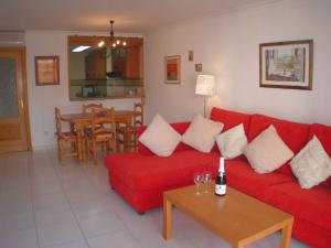 Spacious lounge