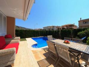 pool/terrace