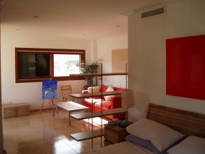 STUDIO BEDROOM WITH EN SUITE AND LARGE TERRACE