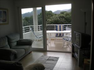 Lounge & Balcony