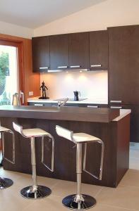 Granite, chrome...designed for entertaining