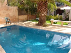 Private pool and garden