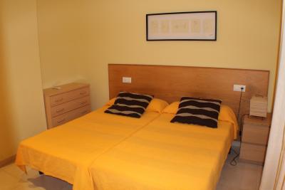 Twin bedroom