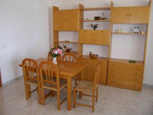 dining area of lounge