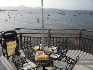 Breakfast outside?