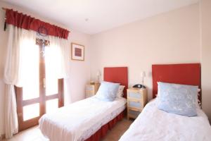 Twin Bedroom