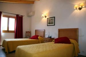 twin bedroom